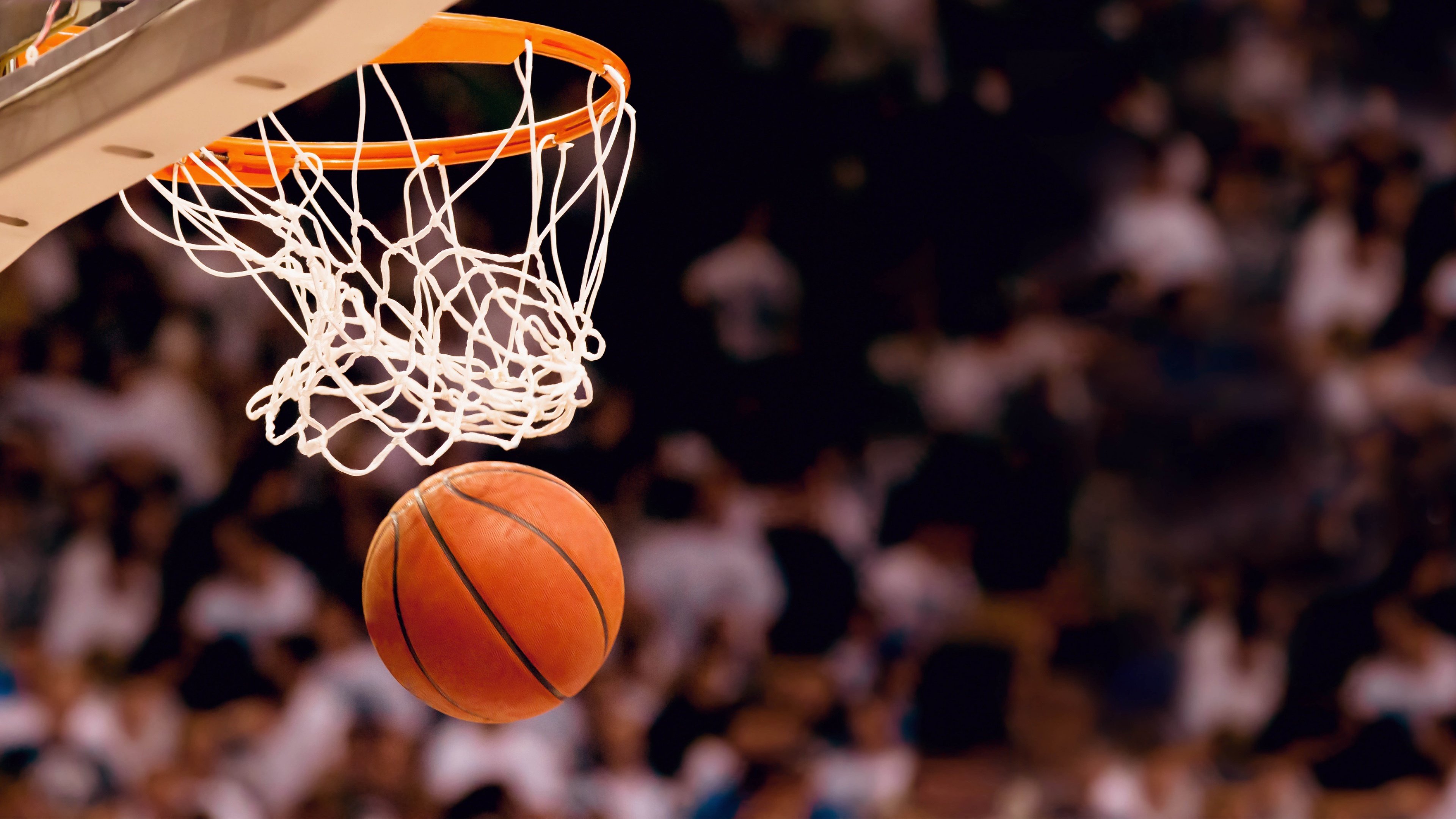 NBA总决赛激战正酣 勇士队逆转取胜扳平大比分